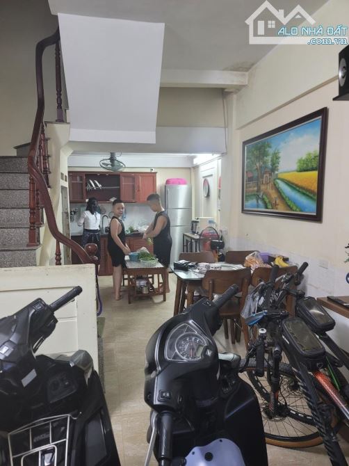 358 BÙI XƯƠNG TRẠCH - NHÀ DÂN XÂY 5 TẦNG 34m2 - OTO ĐỖ CỬA - NGÕ THÔNG 2 PHÍA