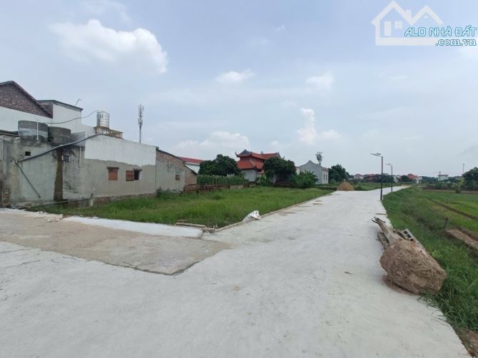 Trung tâm Lương Tài, ngõ thông ô tô tránh trước đất - 1