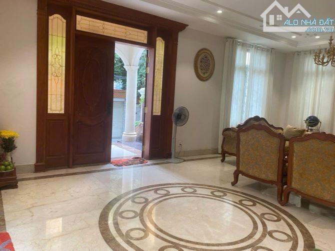 BÁN BIỆT THỰ ĐẸP ĐƯỜNG BÀU BÀNG – P.TÂN BÌNH DT: 12x28M CN336M2, GIÁ TỐT 50 TỶ - 1