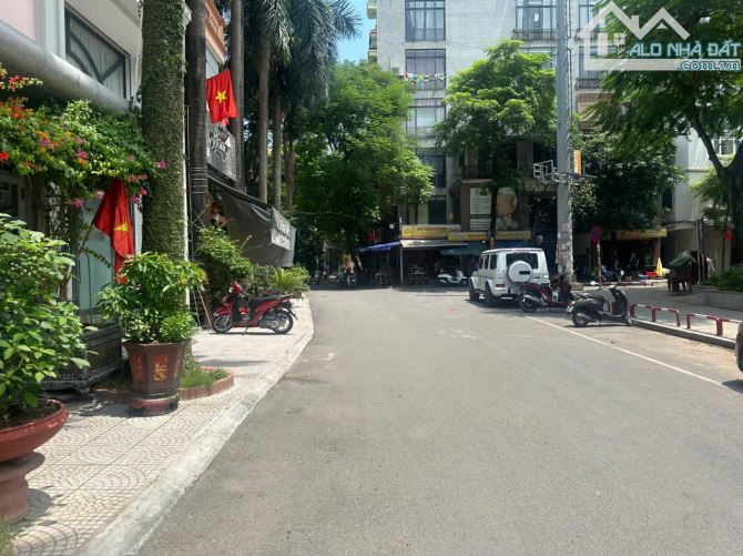 Bán Nhà Hiếm Quận Đống Đa 13,5 Tỷ Ngõ Ô Tô Mặt Tiền Lung Linh, Kinh Doanh Đỉnh - 1