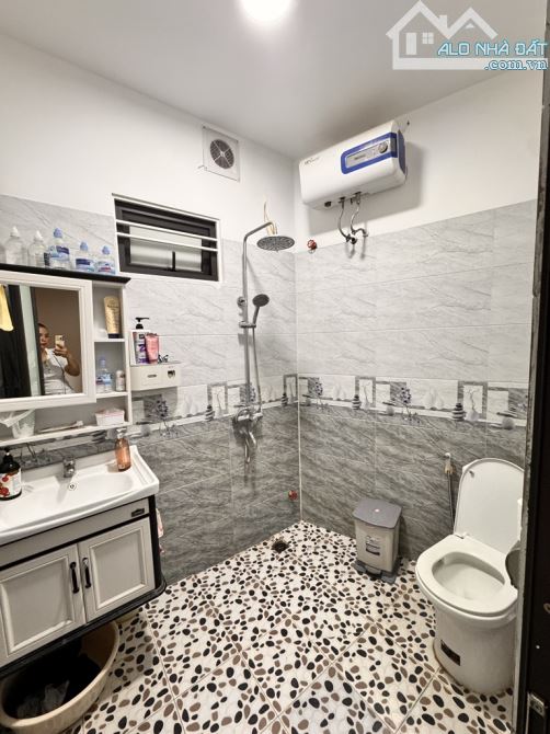 Bán nhà HÒE THỊ 36M2 X 5 TẦNG. 6.3T, Nhà dân Xây Chắc Chắn, Ô TÔ CỰC GẦN - 1