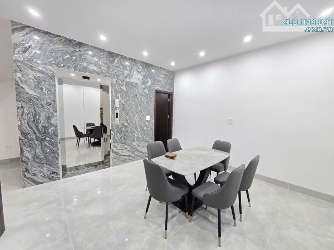 Bán Nhà Ngọc Lâm Long Biên.Dt:36m2 x 6T.MT4M..SĐCC.giá; 9,9 tỷ.SĐCC..c - 1