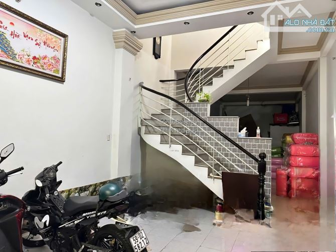 BÀU CÁT – PHẠM PHÚ THỨ, TÂN BÌNH – HẺM XE HƠI THẲNG TRỤC – 3 TẦNG – SÁT MẶT TIỀN – CHỈ 9 T - 1