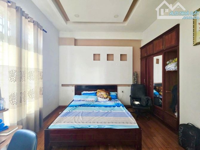 Nhà 5 tầng (4x18m) Đông tứ trạch. Mặt tiền Thạch Thị Thanh, khu sang trọng - 22,9 tỷ - 1