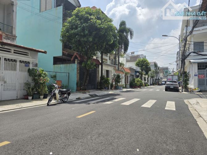 Bán nhà trệt, 2 lầu tại đường Số 9, An Khánh - DT 83,8m2 - 16,3 tỷ - 1