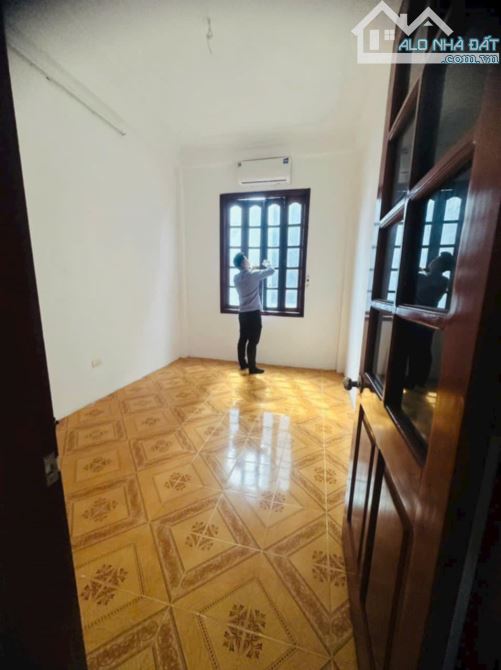 CƯC HIẾM - NHÀ ĐẸP Ở LUÔN - TRUNG TÂM VĂN MIẾU QUỐC TỪ GIÁM - 8M Ô TÔ TRÁNH - Ở ĐẲNG CẤP - - 1