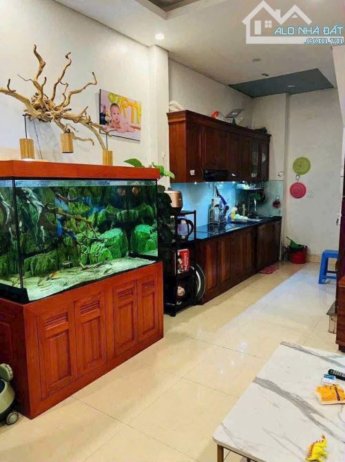 Nhà 4.5 tầng ô tô lùi vào cửa Thạch Bàn – 4.x tỷ - 1