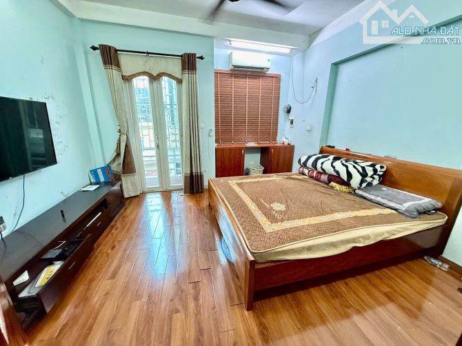 BÁN NHÀ HÀO NAM ĐỐNG ĐA 60m 5Tầng Mt 6.8m GIÁ 13.5 TỶ NGÕ THÔNG KINH DOANH. - 1