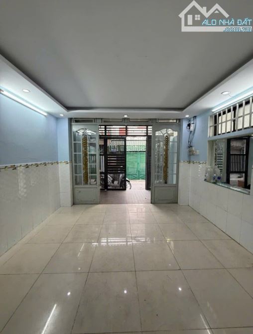HXH Lạc Long Quân, P.8, Tân Bình, DT: 4.2 X 13m, hai tầng, giảm 600 triệu còn 4 tỷ 6. - 1