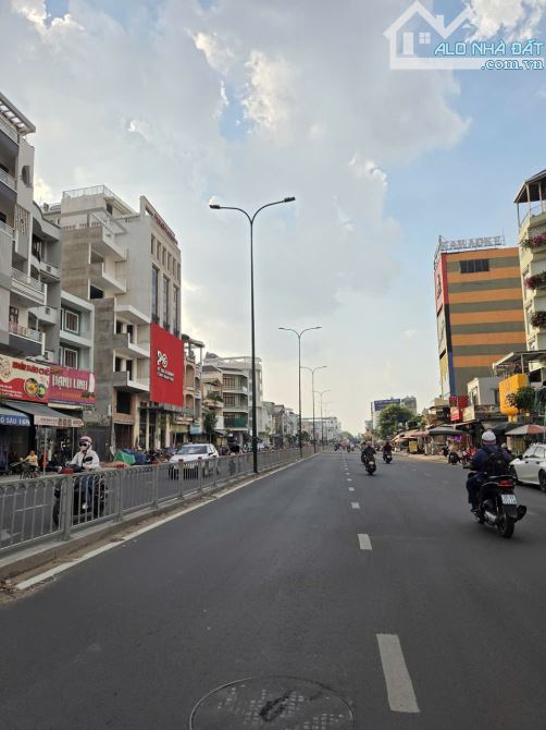 Bán gấp! Lô đất 2 MT Đường Dương Quảng Hàm P5 -(4mx22m) - Giá 17ty TL. - 1