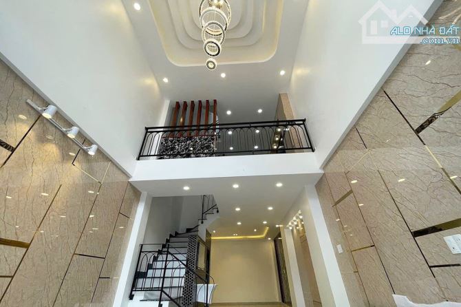 Bán nhà Nguyễn Trọng Tuyển Phú Nhuận, Xe hơi, 46m² (4m x 11.5m) 5 Tầng - Giá 12 tỷ TL - 1