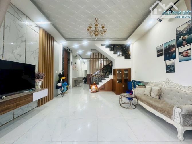 Nhà mới đường huyện ĐH25C khu dân cư đông đúc - 1