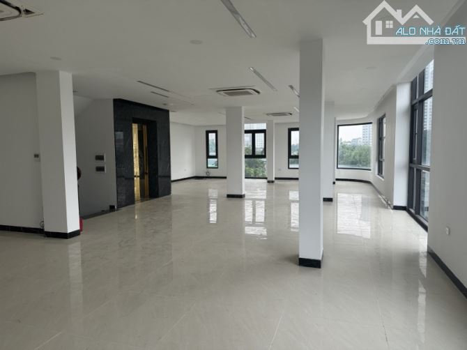 bán nhà phố Yên Xá, Thanh Trì, lô góc 2 mặt tiền, 230m2, 7 tầng thang máy, giá 83 tỉ - 1