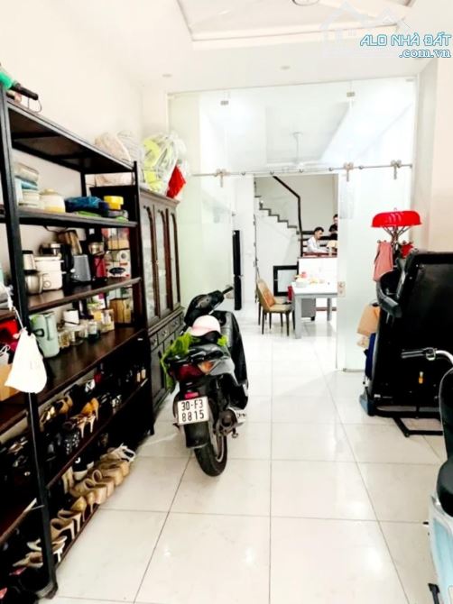 Hiếm! Nhà Nguyên Hồng 49m² 5 tầng, ô tô tránh, vỉa hè, 1 bước ra phố, ở & kinh doanh - 1