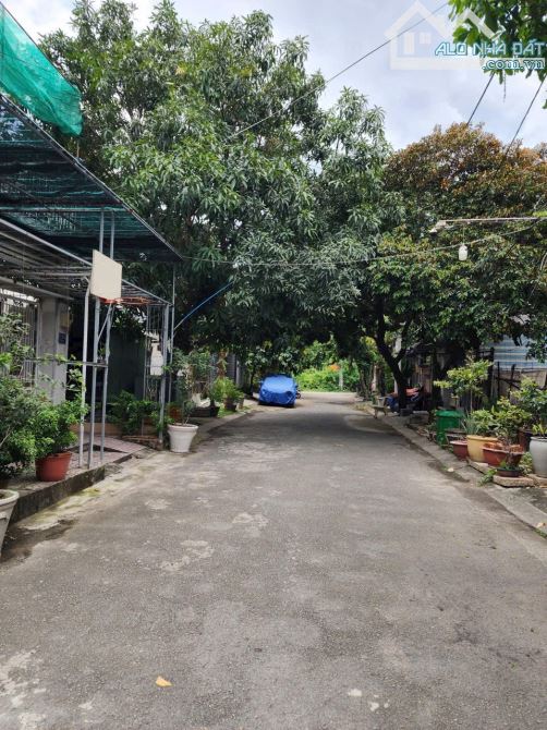 Cần bán gấp lô đất thổ cư với DT 230m2 ngang 13m khu biệt thự Vila khu nhà bên sông - 1