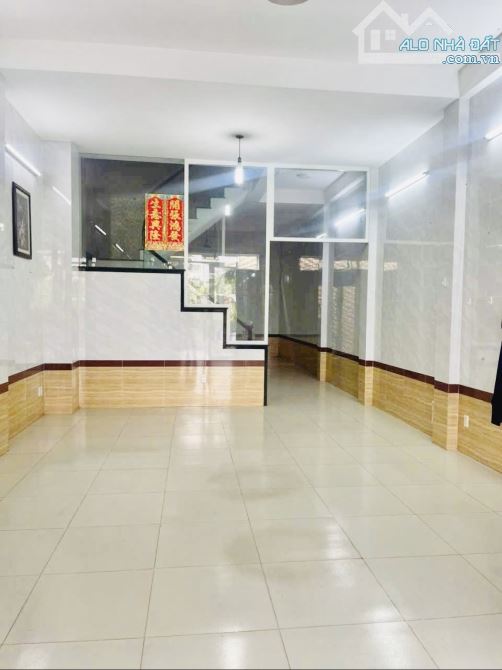 Gần Aeon Mall Bình Tân - Khu Tên Lửa - 4 tầng - 5m x 20m - 4PN lớn - Cạnh công viên - 1