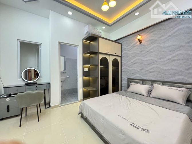 Nhà HXT đậu cửa 4 X 13 M 4 tầng 4 PN sổ hồng chính chủ nhỉnh 7 tỷ - 1