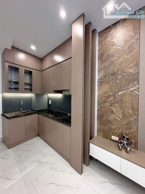 Nhà đẹp Nguyễn Đổng Chi - 6 tầng - 1 nhà ra ô tô - bãi ô tô 10m - khu  cán bộ cao cấp.9 tỷ - 1