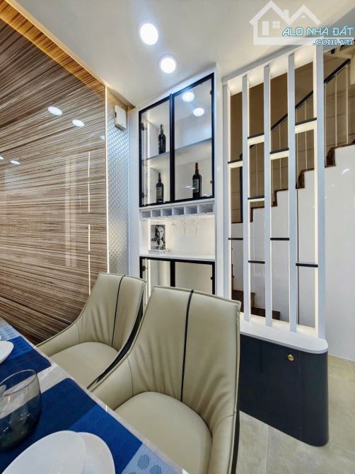 Bán nhà 1 / tại đường Phan Xích Long Phú Nhuận dt( 3,5 x 9m) giá 6,65 tỷ