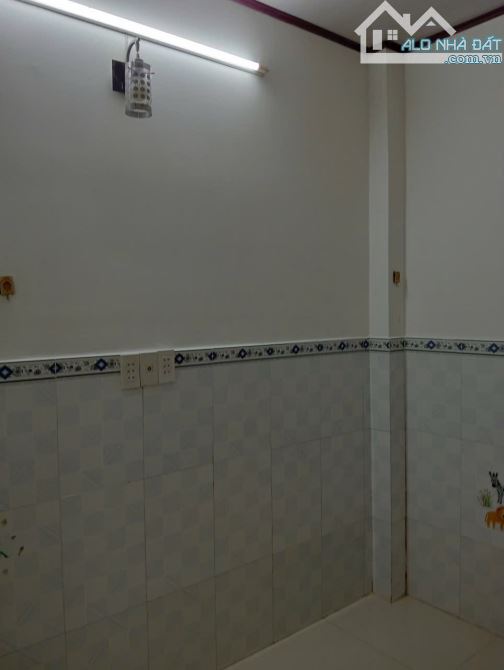 Chỉ 1 tỷ 6 nhà cấp 4, đường số 2, quận bình tân - 1