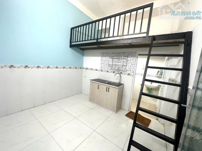 Bán CHDV 22 phòng phía sau Trường Đại Học Nguyễn Tất Thành, giá 12.3 tỷ tl - 1