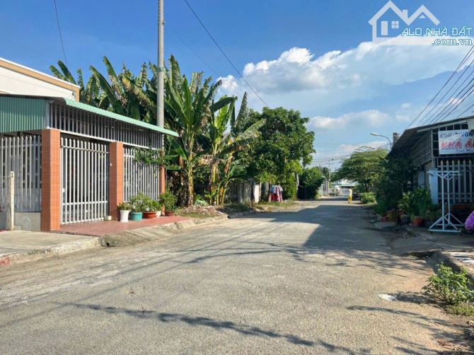Chị em cần bán nền Góc 120m2 sau chợ khu đô thị Song Phú, huyện Tam Bình- TP Vĩnh Long - 1