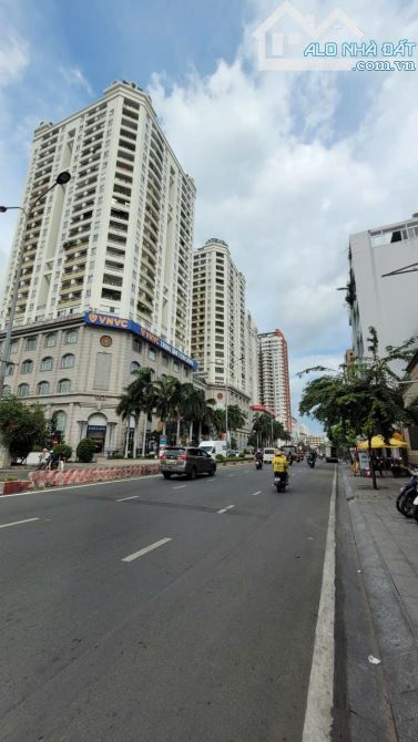 Bán nhà khu CX Lê Đại Hành,P.13,Q.11 - DT: 11x19m(Hiện trạng: 200m2 - CN:155m2)_Gía:31 Tỷ - 1