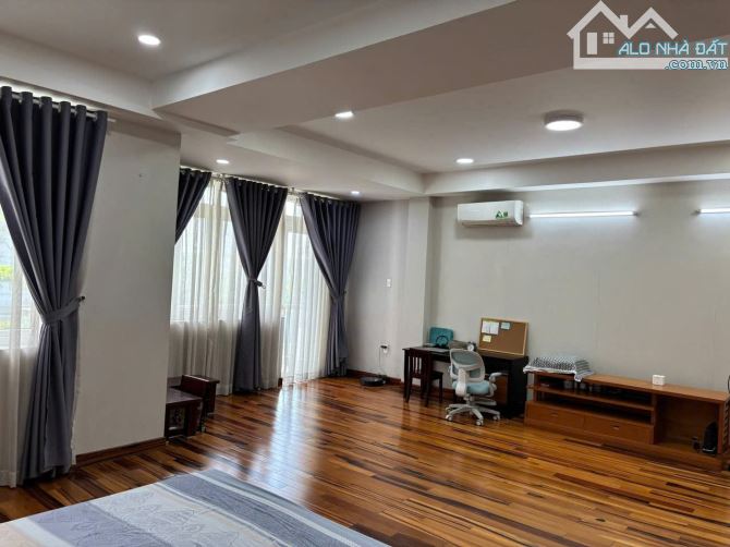 ❤️ BÁN BIỆT THỰ ĐẸP DT: 7x24M NGAY TRUNG TÂM QUẬN 7 GIÁ CHỈ 18.8 TỶ TL - 1