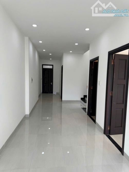Hot +hiếm +giảm giá nhà 3 lầu sổ đỏ 90m2 mặt 5m đại lộ VõNguyênGiáp 60m kd đắc địa 8 tỷ - 1