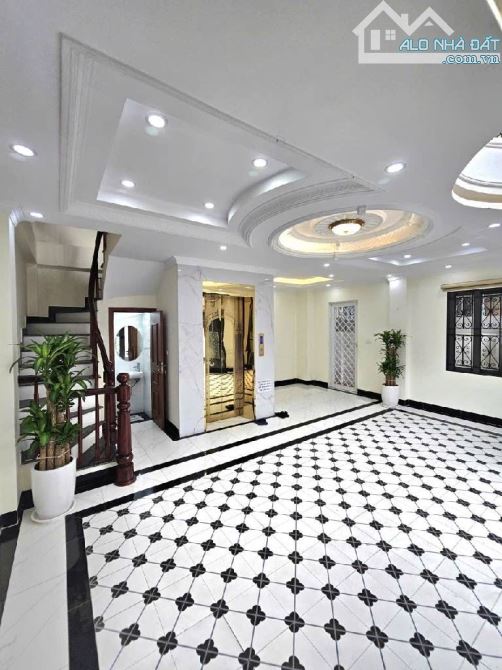 Siêu phẩm góc 2 mặt tiền Long Biên, 6 tầng thang máy, ô tô tránh, full nội thất, giá 11tỷ+ - 1