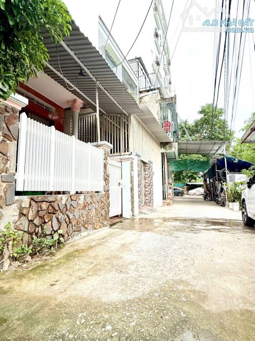 BÁN NHÀ CẤP 4, HẺM ĐƯỜNG LÊ HỒNG PHONG, Ô TÔ ĐẬU TRƯỚC NHÀ, 93M2, GIÁ 5,7 TỶ. CN4.9 - 1