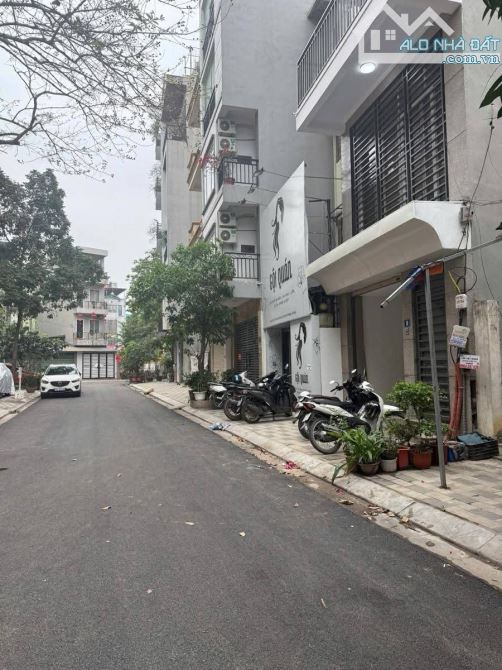 Tây Hồ lộng gió PHÂN LÔ - GIÁ ĐẦU TƯ - CHỦ THIỆN CHÍ  VỈA HÈ OTO TRÁNH - VỊ TRÍ VÀNG - AN - 1