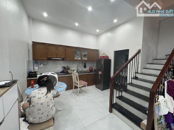 BÁN NHÀ 3 TẦNG DÂN XÂY – TRUNG TÂM ĐÔNG ANH – Ô TÔ ĐỖ CỬA – CHỈ HƠN 5 TỶ - 1
