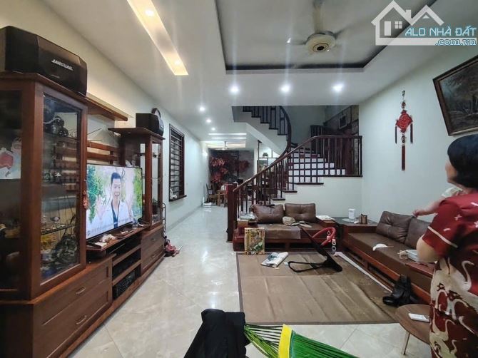 BÁN NHÀ PHỐ Ô CÁCH – 4 TẦNG, 4 PHÒNG NGỦ, Ô TÔ, CHUẨN BIỆT THỰ NGHỈ DƯỠNG, NHỈNH 13 TỶ - 1