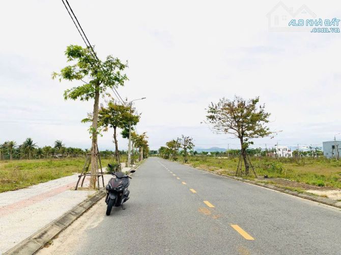 Bán cặp đất 200m2 đường Đầm Sen, B2-114 Nam Hoà Xuân. Vị trí sát sông đối diện biệt thự - 1