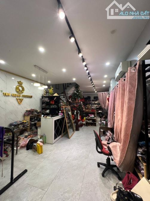Bán nhà 5T Pháo Đài Láng ôtô đỗ 10m,lô góc,mặt tiền rộng,cầu thang giữa,DT 60m 5T MT 5,3m - 1