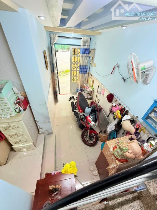 Hẻm ô tô 66 Trần Văn Quang, Tân Bình, 2 lầu, sân thượng, 3 phòng ngủ, chỉ nhỉnh 2 tỷ - 1