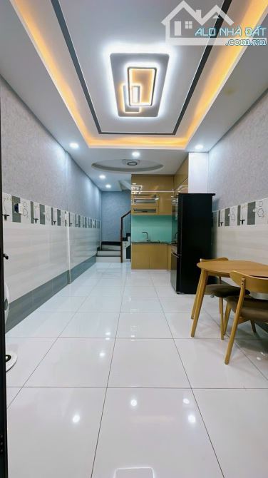 BÁN NHÀ Q4 KHU VIP ẨM THỰC 20 THƯỚC 4 TẤM HẺM 4M THÔNG GIÁ 4TỈ 890 GIÁP Q1 KHU DÂN CƯ - 1