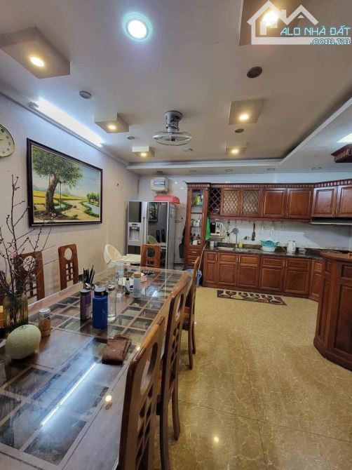 Bán nhà Ngọc Khánh 56m2 nhà đẹp vị trí đẹp ngõ to thang máy 18.5 tỷ - 1