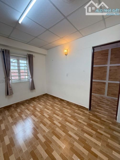 Nguyễn Sỹ Sách , Tân Bình, Cách 1 Căn Ra Hẻm xe Hơi, 5.8m x 6.5m, Giá 4 Tỷ TL - 1
