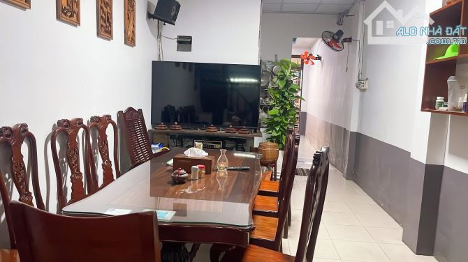 🏘Mặt tiền đường Phan Văn Hớn cách vài bước chân là Chợ Bà Điểm, - 1
