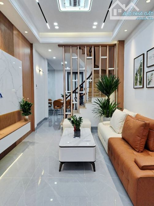 Bán Nhà Kim Giang- 40m- 4 tầng- giá 8 tỷ 640 triệu-  fun nội thất- tiện ích ngập tràn - 1