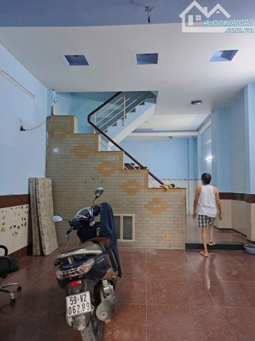 Cho thuê nguyên căn 5x18 đúc 2tấm đường thông xe tải - 1