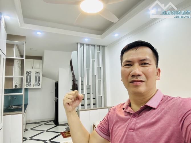 Nhà 5 tầng 40m2 Thượng Thuỵ, hàng xóm CiPutra - 1