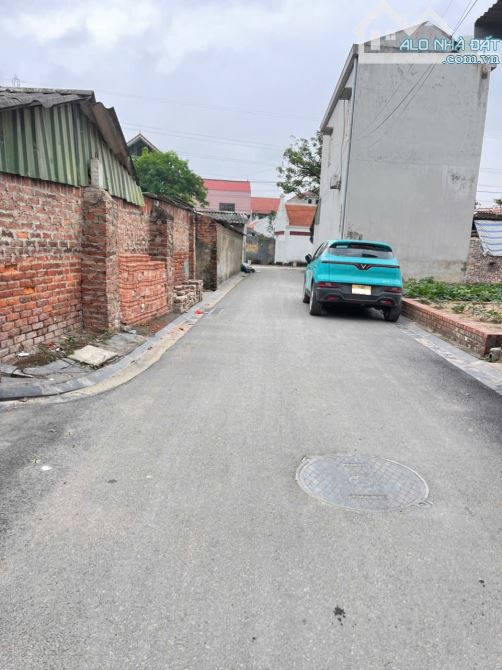 ĐẤT NỀN ĐÌNH TRUNG - XUÂN NỘN - ĐÔNG ANH, NGÕ THÔNG Ô TÔ VÀO ĐẤT, VÀI BƯỚC RA Ô TÔ TRÁNH - 1