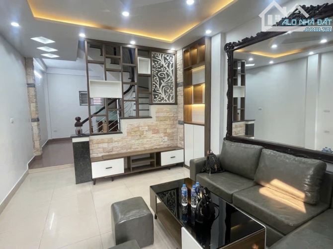 🌼🌼🌼 Nhà dân xây chắc chắn, còn mới, Thạch Bàn, Long Biên, 39 m2, hơn 5 tỷ. - 1