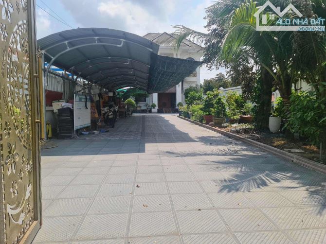 GIẢM 2 TỶ - BIỆT THỰ  630 M2 - 2 TẦNG - TT THỦ DẦU MỘT - 1