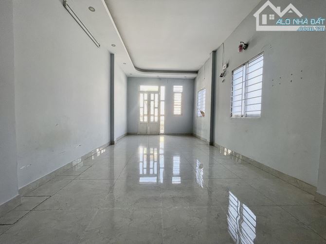 VIP Dạ Nam, Quận 8, 3 tầng, Hẻm xe hơi, 50m2, nhỉnh 7 tỷ - 1
