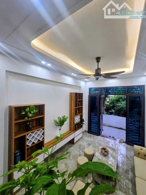 Bán nhà 3 tầng ngõ phố Nguyễn Hữu Cầu, ph Hải Dương, Tây Hải Phòng, 43.5m2, 3 ngủ, 2.25 tỷ - 1