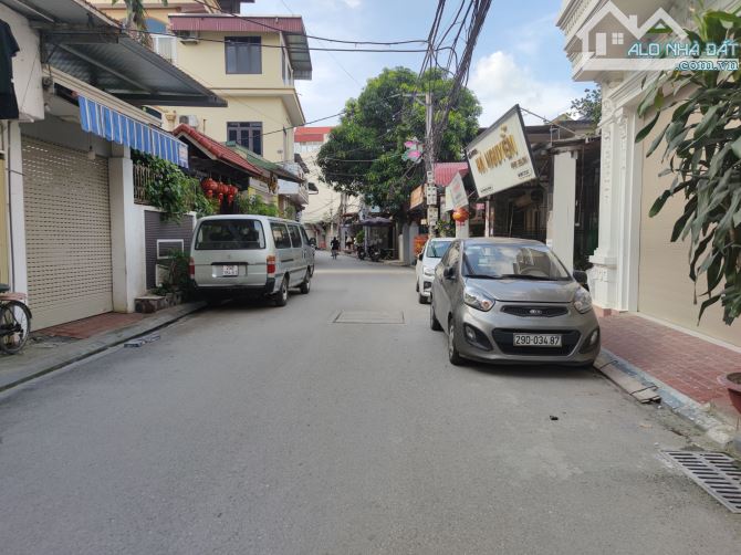 Đất Đẹp Thông Thoáng, Đường Rộng xe Tải Vào Thông ô tô , Dân Trí Cao, Cạnh hôt điều hoà - 1